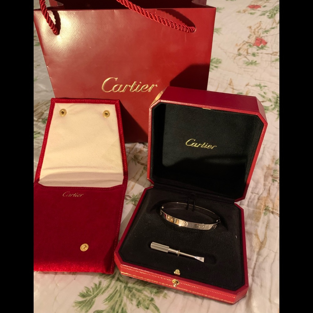 EUC Authentic 18k white gold Cartier Love Bracelet (New Screw locking system) - Picture 4 of 14